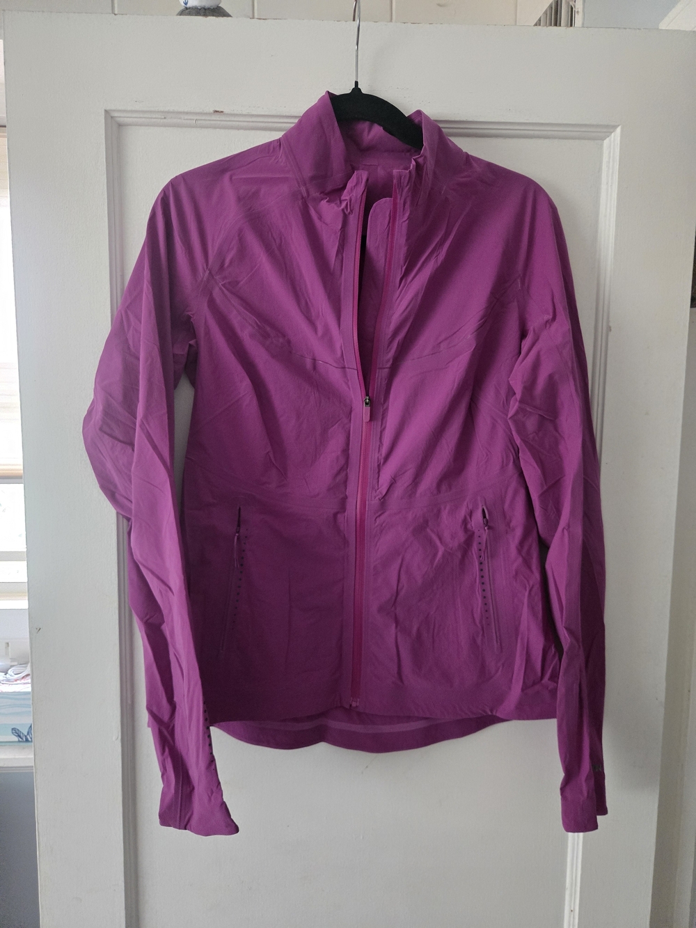 Lululemon Lightweight Women's Windbreaker Running Jacket in Magenta Size 8